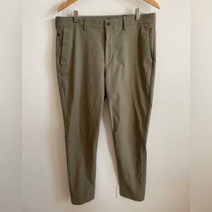 Banana Republic Men’s Olive Green Pants